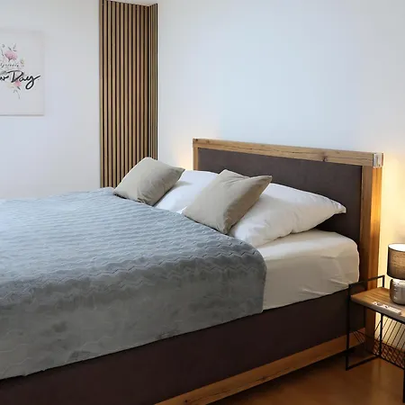Premium 106 M2 Fuer Muenchen/oberbayern Daire *
